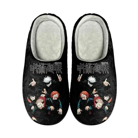 Chaussons noirs en tissu, doublure claire et motif animé sur la face