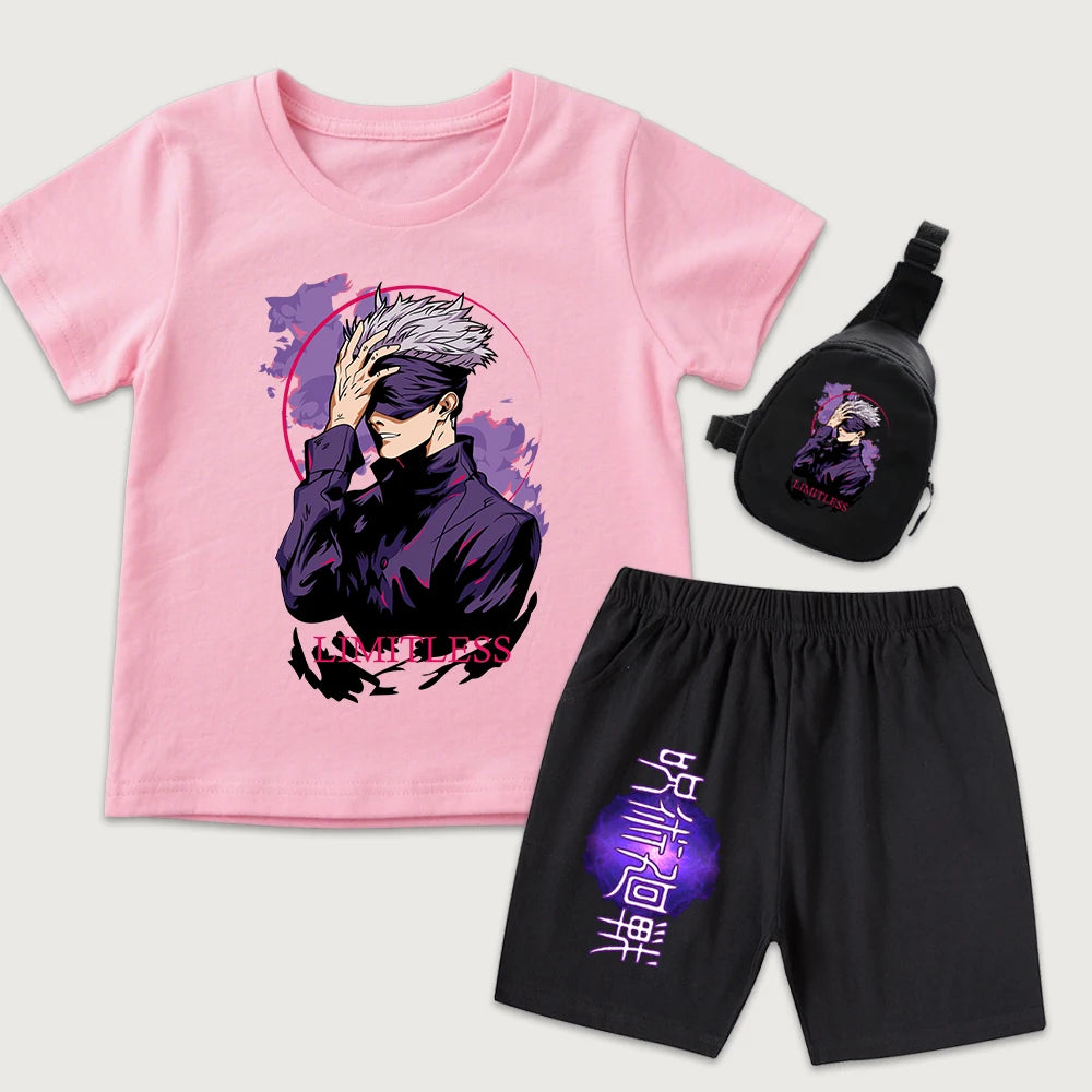 Ensemble enfant : t-shirt rose manches courtes et short noir à imprimé, avec sac noir.