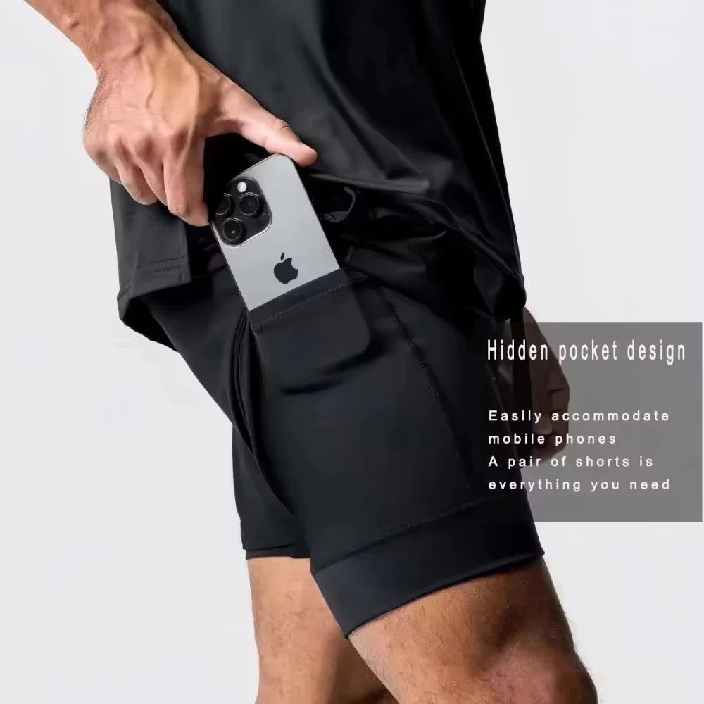Shorts de sport noirs avec poche latérale, vue rapprochée sur la jambe et l’ourlet.