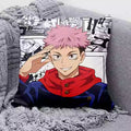 Coussin Jujutsu Kaisen Yuji Itadori Salut Uniforme