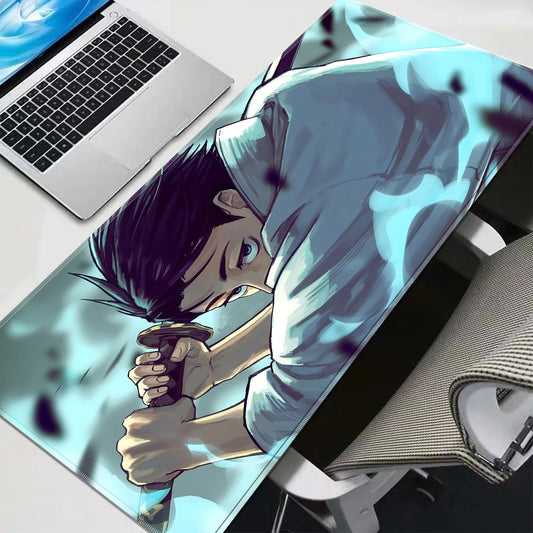 Tapis de souris Jujutsu Kaisen Yuta Katana Bleu Ciel : rectangulaire bleu ciel avec illustration anime d’un personnage tenant une lame