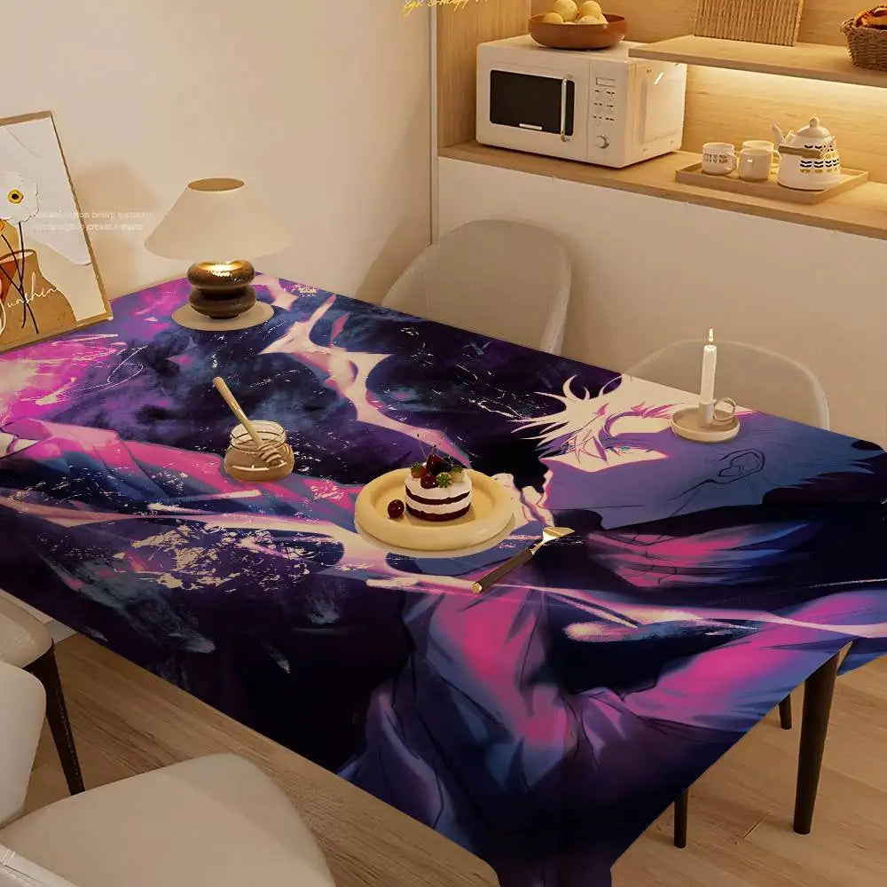 Nappe sombre bleu-violet avec grand motif graphique style anime et étoiles.