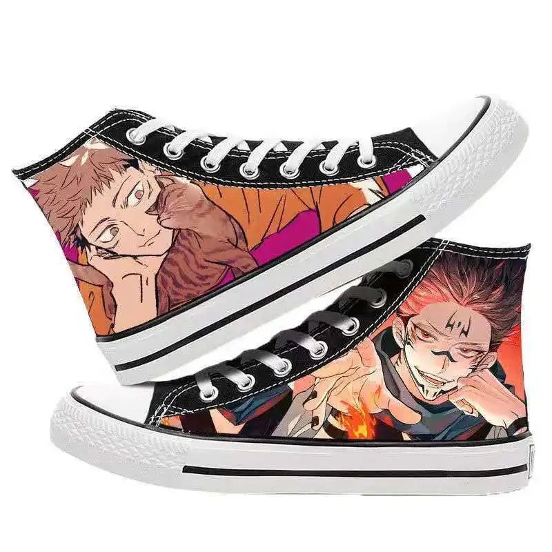Chaussure montante en toile noire, lacets et semelle blanche, imprimé manga aux couleurs vives.